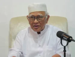 Keikhlasan adalah Ruh Amal, Gus Mus: Jangan Kejar Popularitas